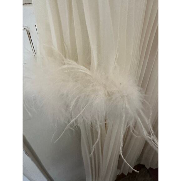 Cream pleated dress with feathered sleeves and beaded neck size small - Picture 3 of 7
